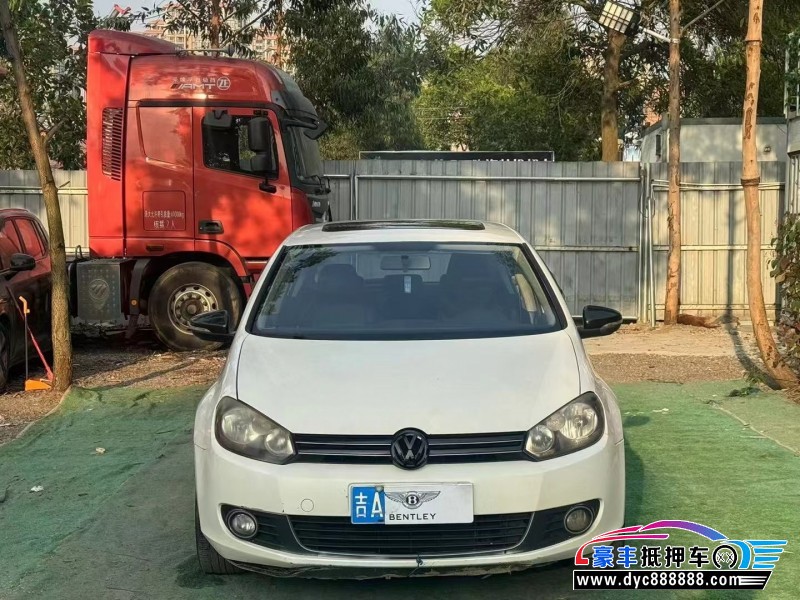 11年大众高尔夫轿车抵押车出售