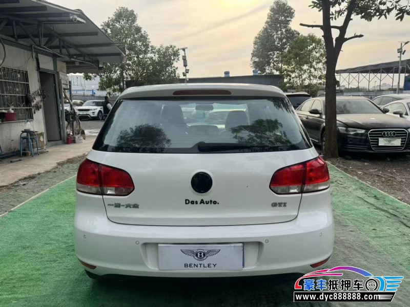 11年大众高尔夫轿车抵押车出售