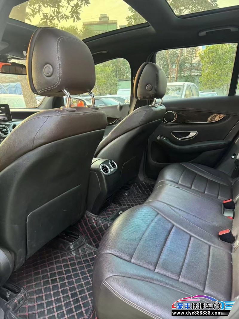 18年奔驰GLC轿车抵押车出售