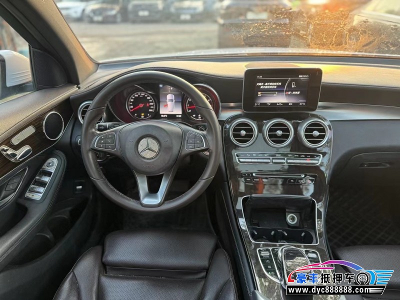 18年奔驰GLC轿车抵押车出售