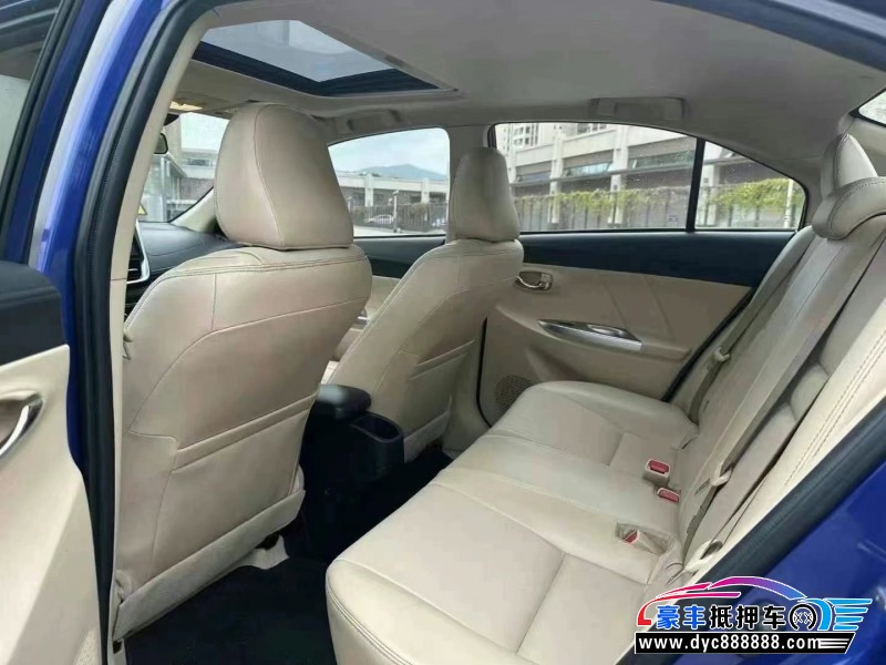 17年丰田致享轿车抵押车出售