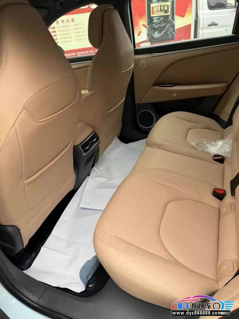 24年极狐阿尔法T轿车抵押车出售