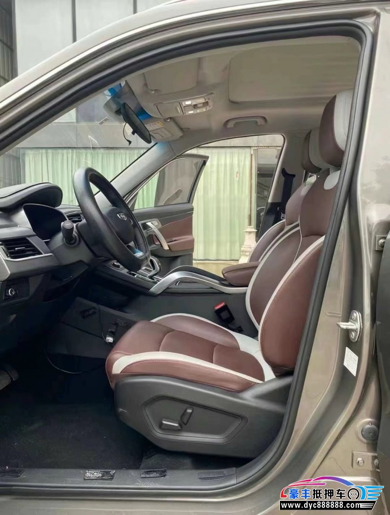 23年吉利博越轿车抵押车出售