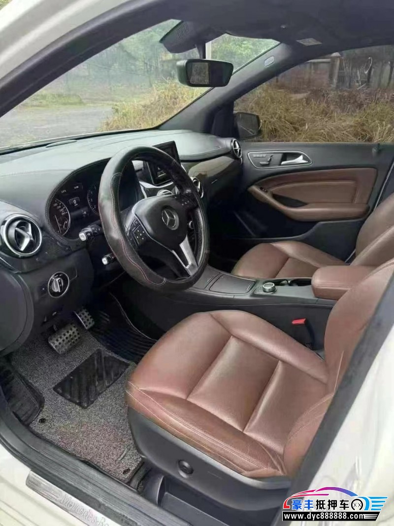 16年奔驰B轿车抵押车出售