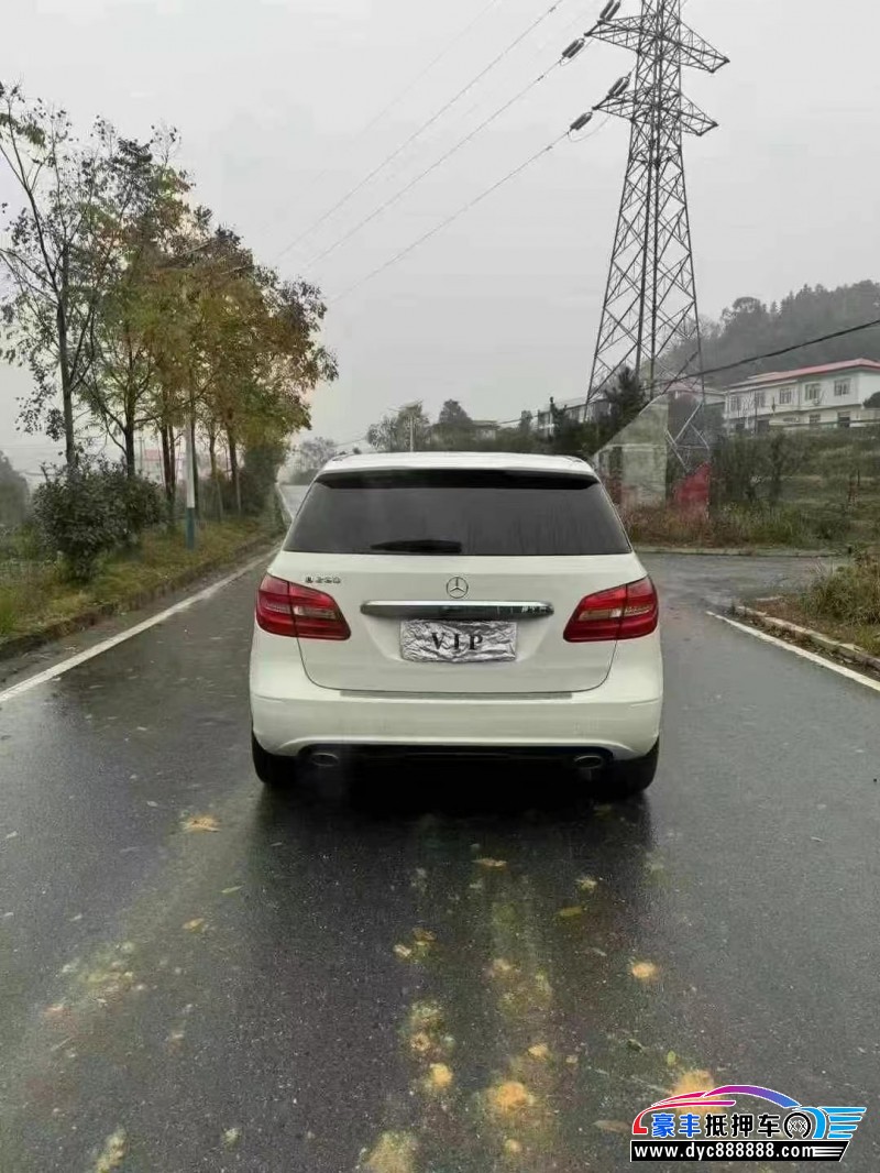 16年奔驰B轿车抵押车出售