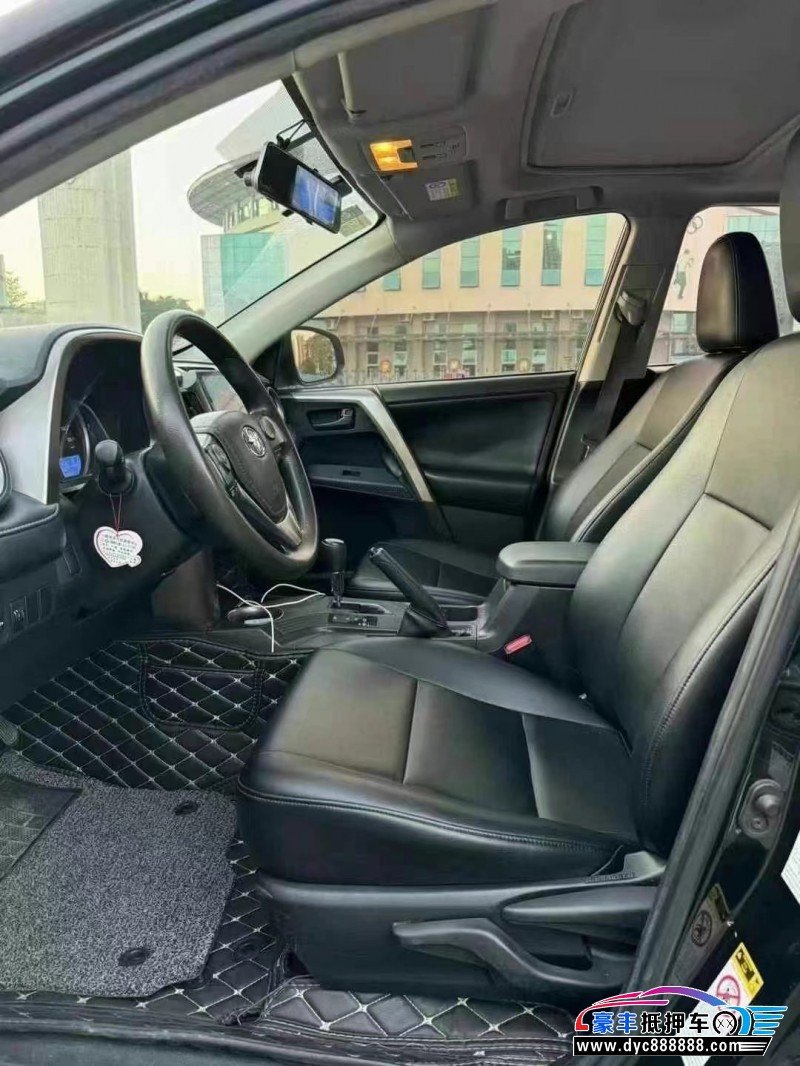 14年丰田RAV4轿车抵押车出售