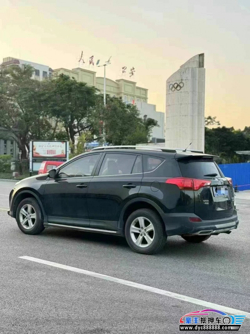 14年丰田RAV4轿车抵押车出售