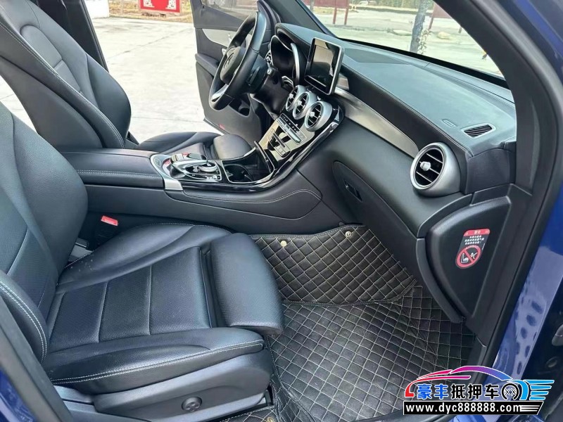 17年奔驰GLC轿车抵押车出售