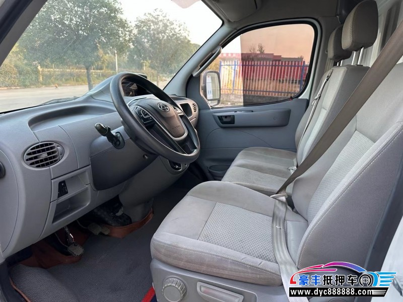 21年上汽大通V80轿车抵押车出售