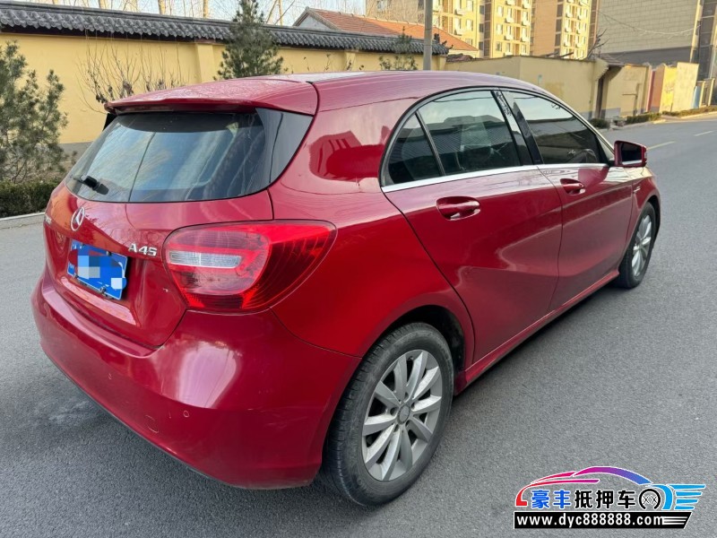 14年奔驰A轿车抵押车出售