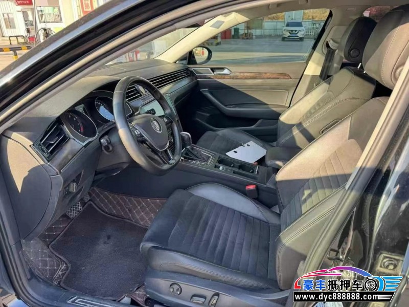 17年大众迈腾轿车抵押车出售