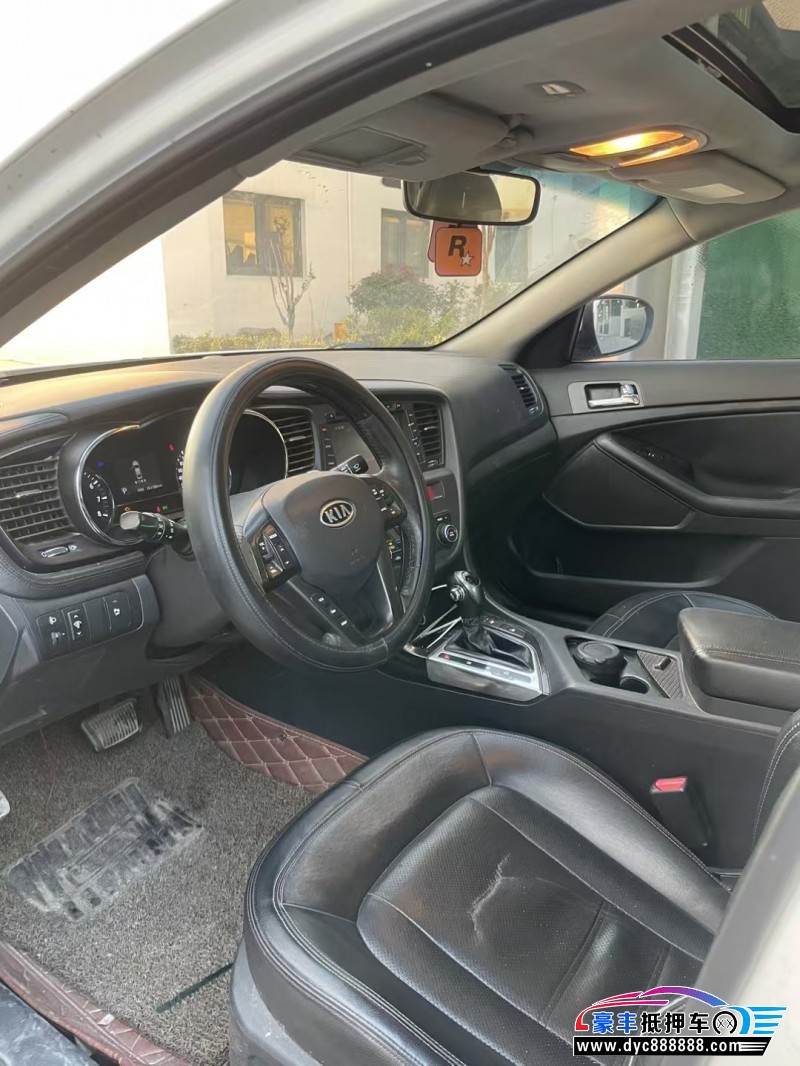 11年起亚K5轿车抵押车出售