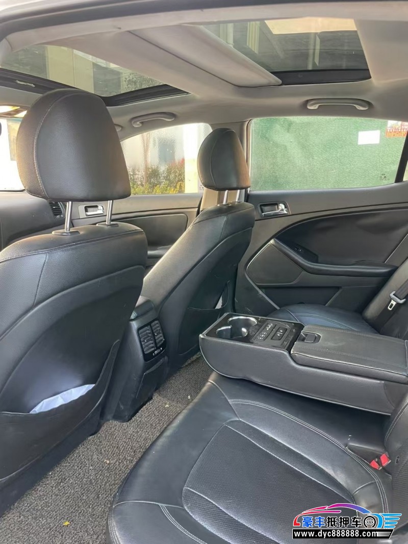 11年起亚K5轿车抵押车出售