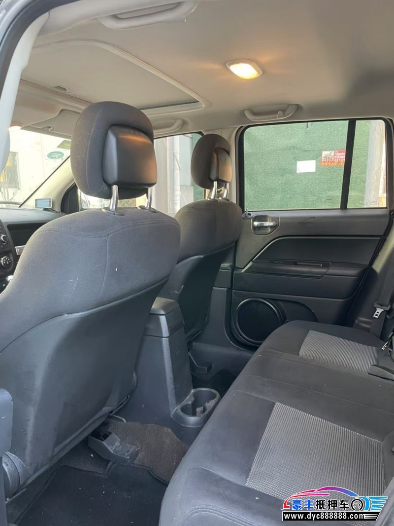 14年Jeep指南者轿车抵押车出售