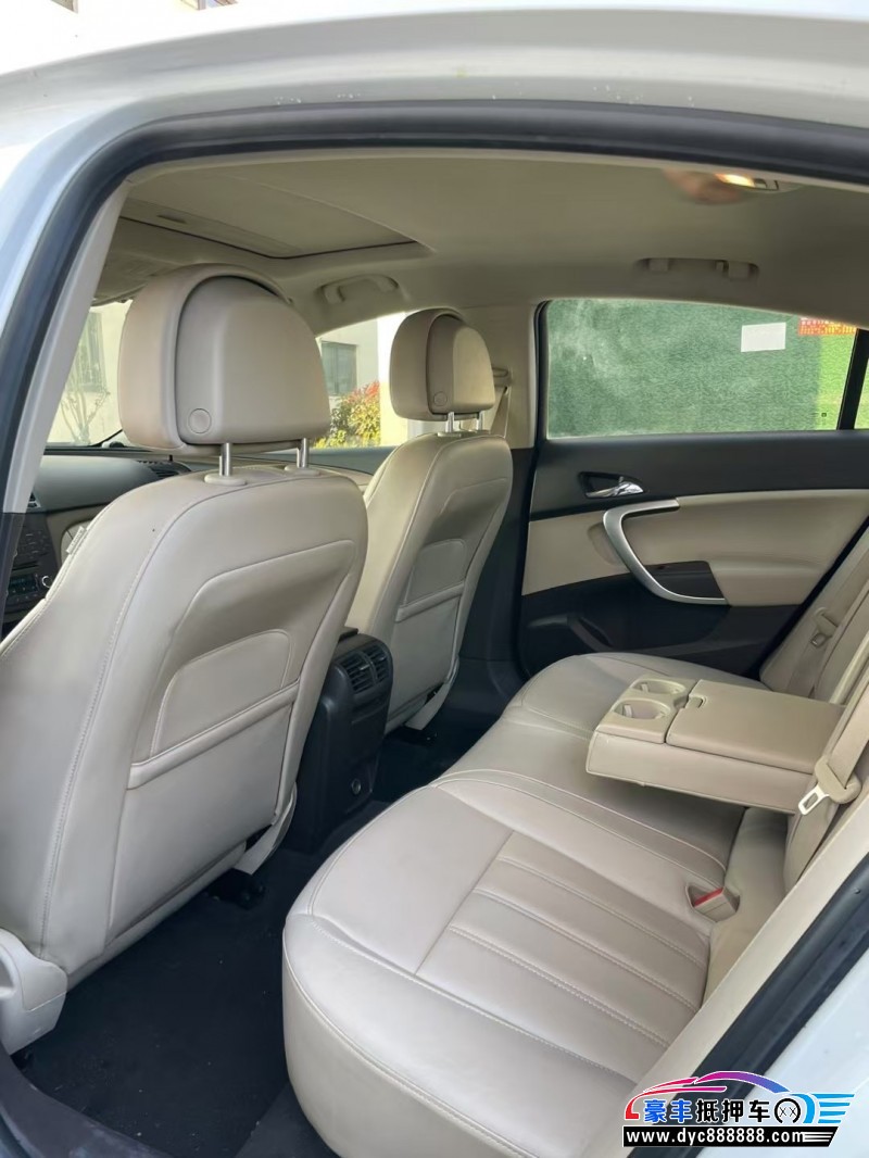 12年别克君威轿车抵押车出售