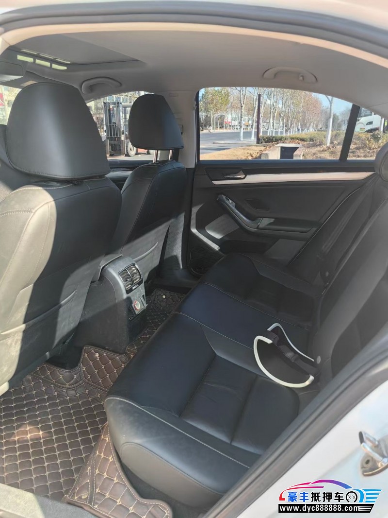 19年大众速腾轿车抵押车出售