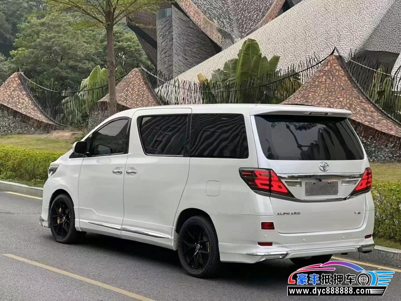 13年丰田埃尔法轿车抵押车出售