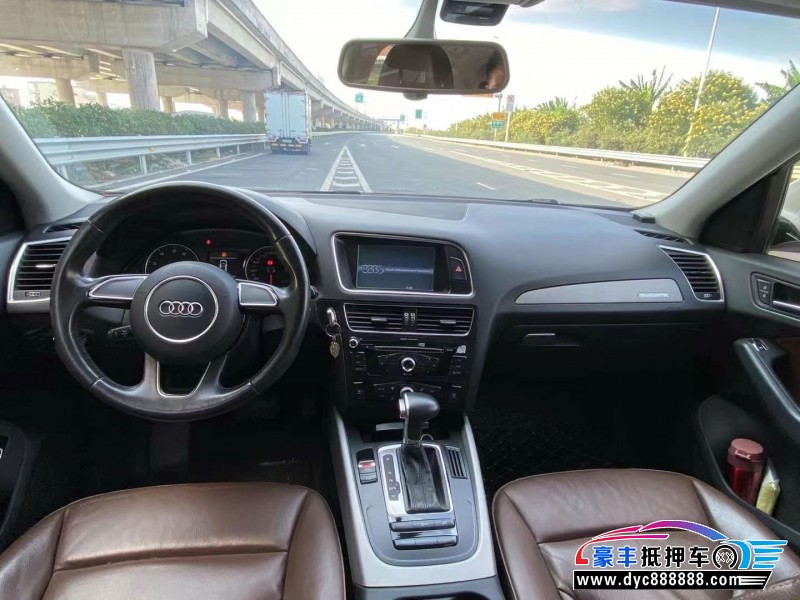 17年奥迪Q5轿车抵押车出售