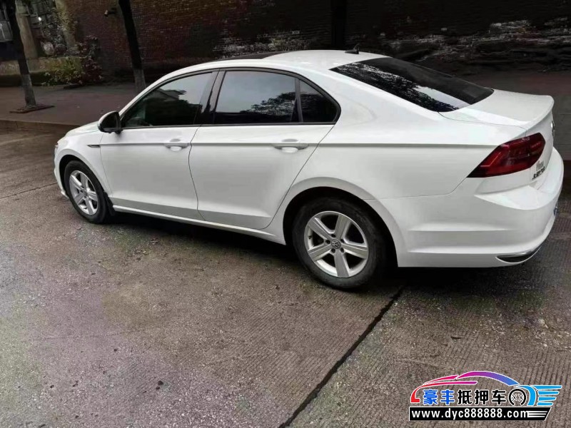 22年大众凌渡轿车抵押车出售