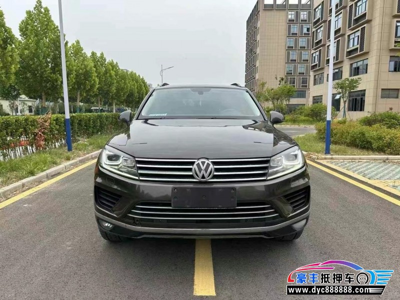 17年大众途锐轿车抵押车出售