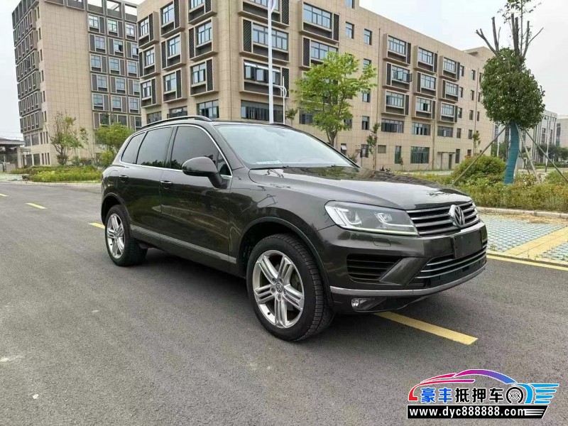 17年大众途锐轿车抵押车出售