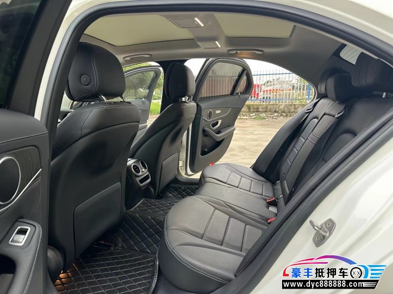 19年奔驰C轿车抵押车出售