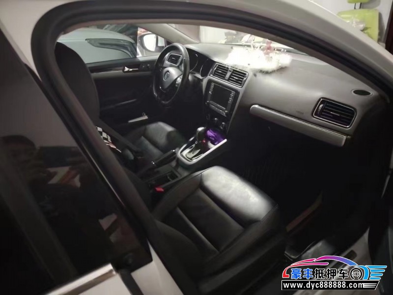 19年大众速腾轿车抵押车出售