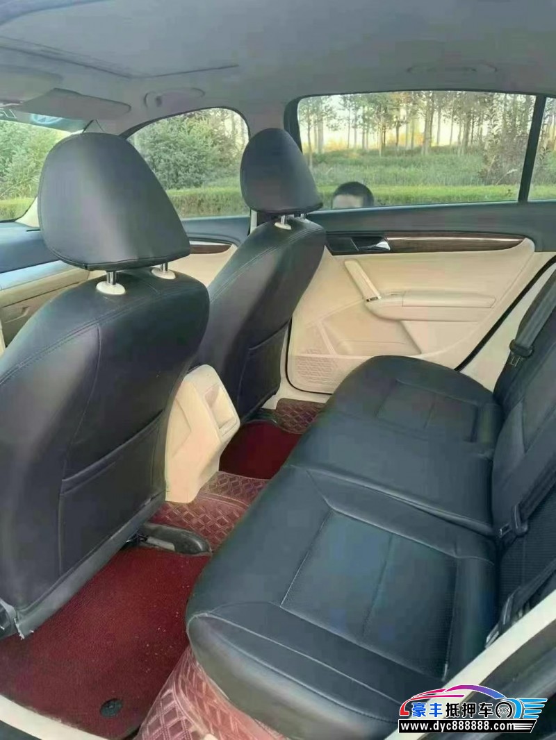 13年大众朗逸轿车抵押车出售