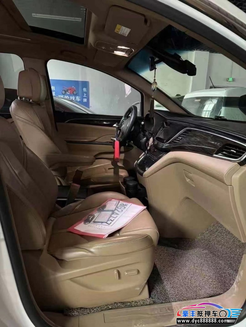 18年别克GL8轿车抵押车出售