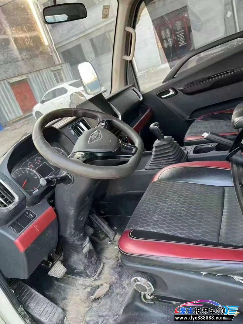 22年福田领航轿车抵押车出售