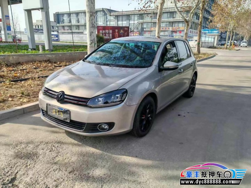 13年大众高尔夫轿车抵押车出售