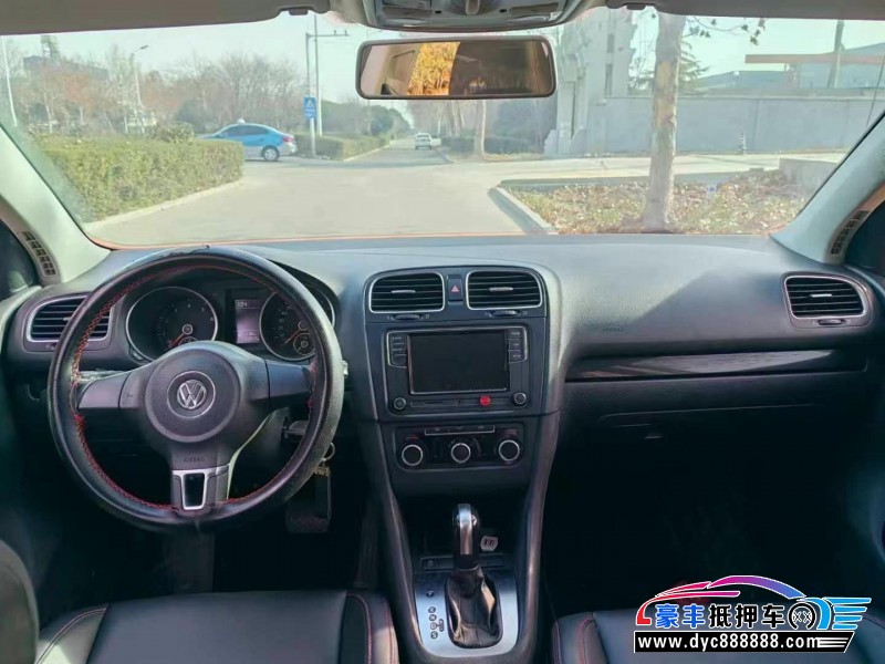 13年大众高尔夫轿车抵押车出售