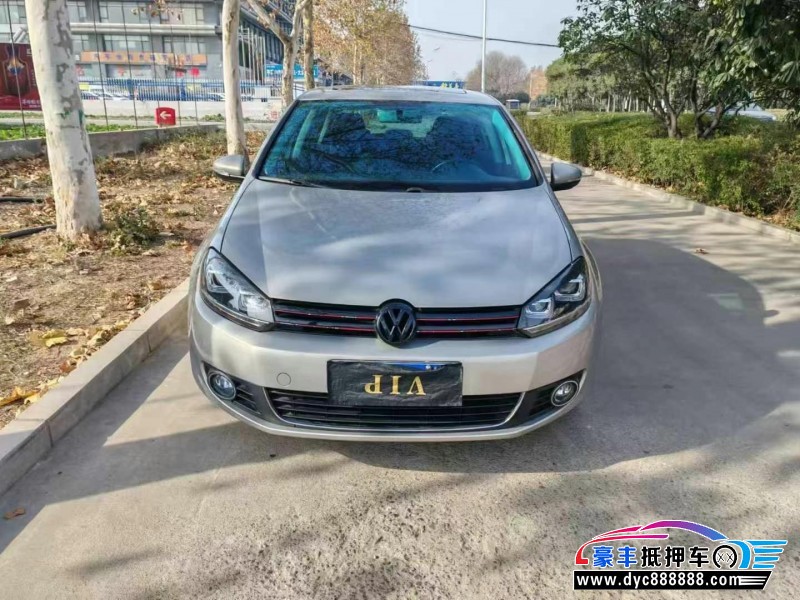 13年大众高尔夫轿车抵押车出售