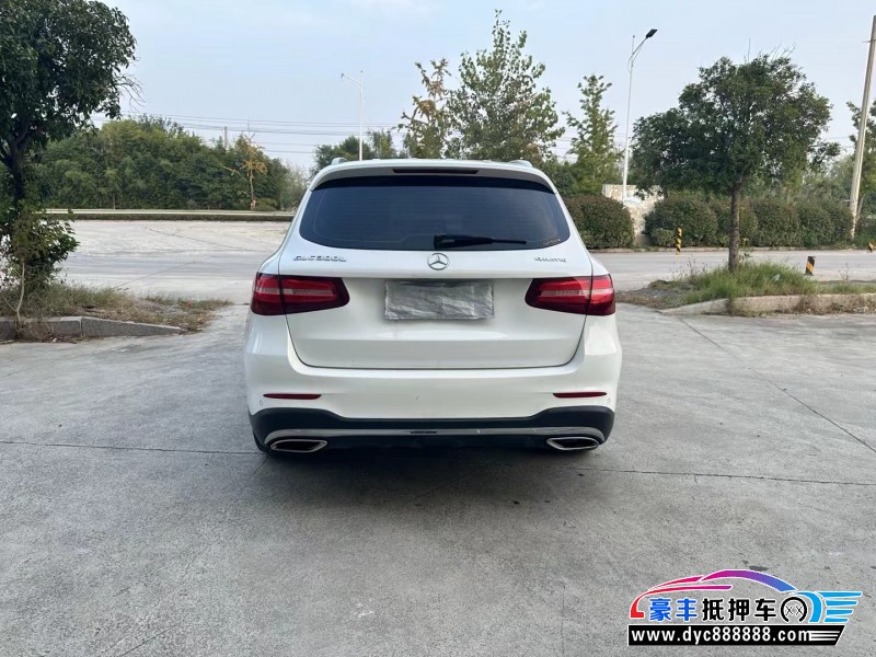 18年奔驰GLC轿车抵押车出售