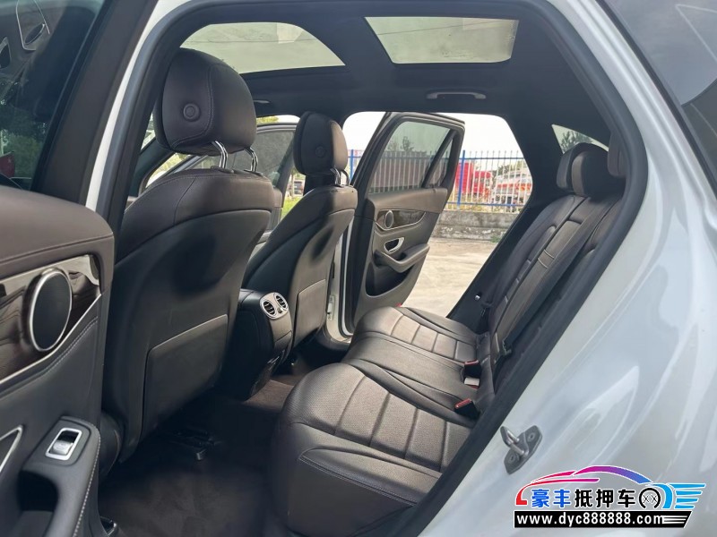 18年奔驰GLC轿车抵押车出售