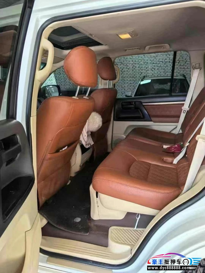 18年丰田兰德酷路泽（陆巡）轿车抵押车出售