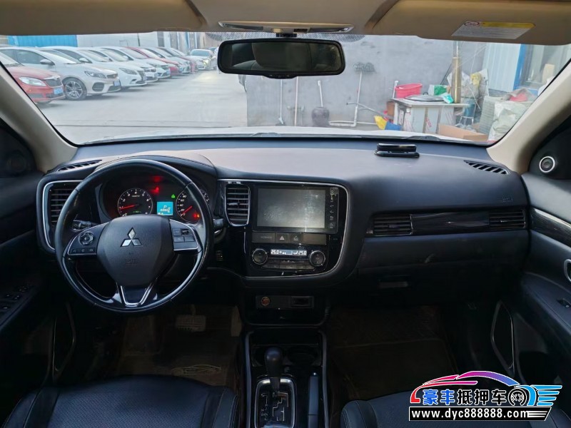 18年三菱欧蓝德轿车抵押车出售