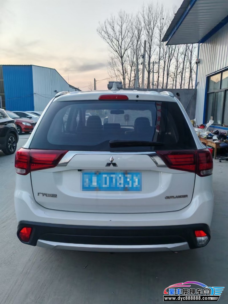 18年三菱欧蓝德轿车抵押车出售