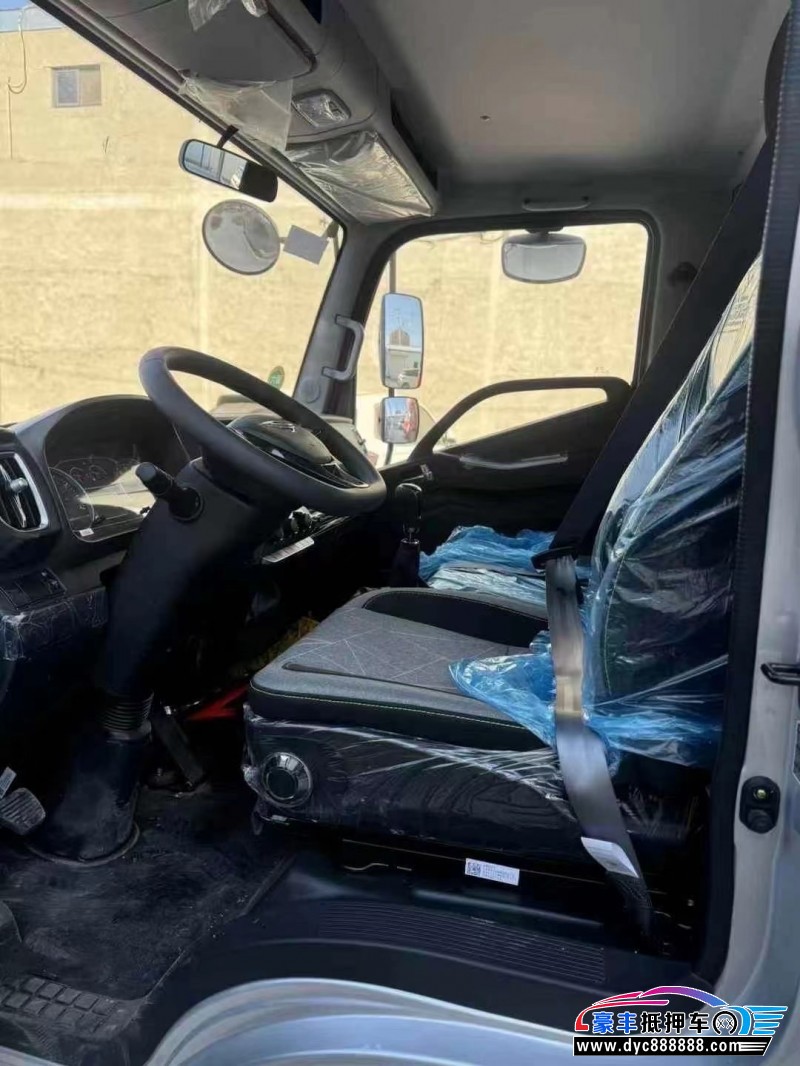 24年福田领航轿车抵押车出售