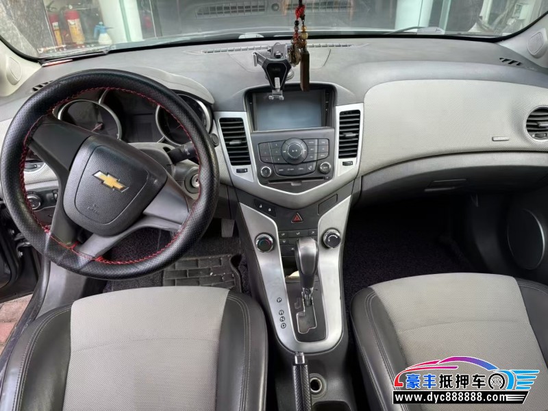 12年雪佛兰科鲁兹轿车抵押车出售