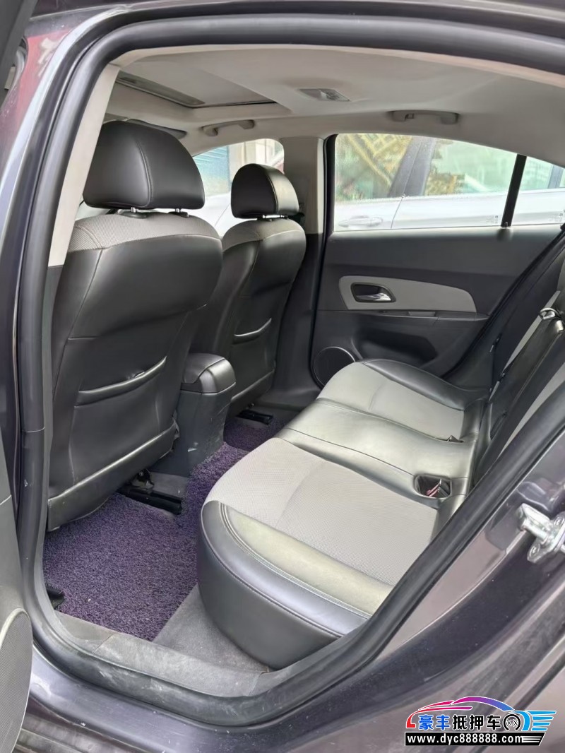 12年雪佛兰科鲁兹轿车抵押车出售