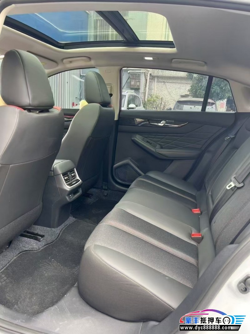 22年东风风神奕炫轿车抵押车出售