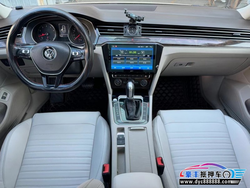 17年大众迈腾轿车抵押车出售