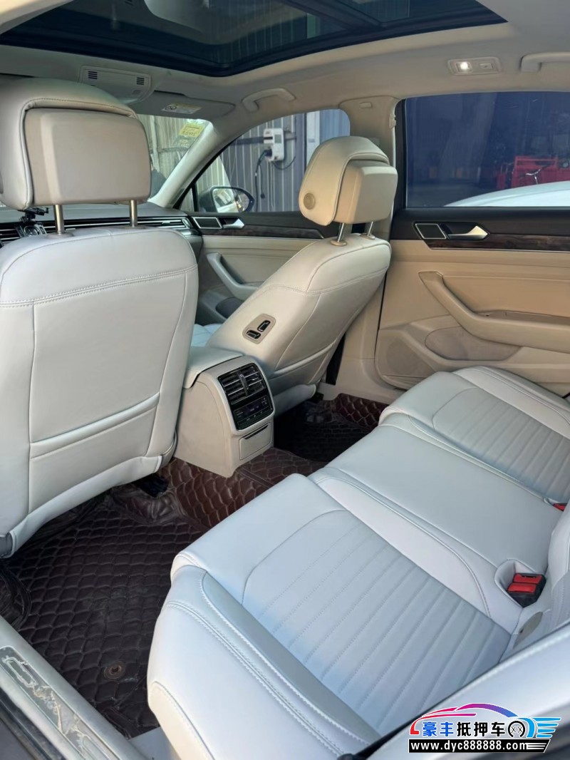 17年大众迈腾轿车抵押车出售