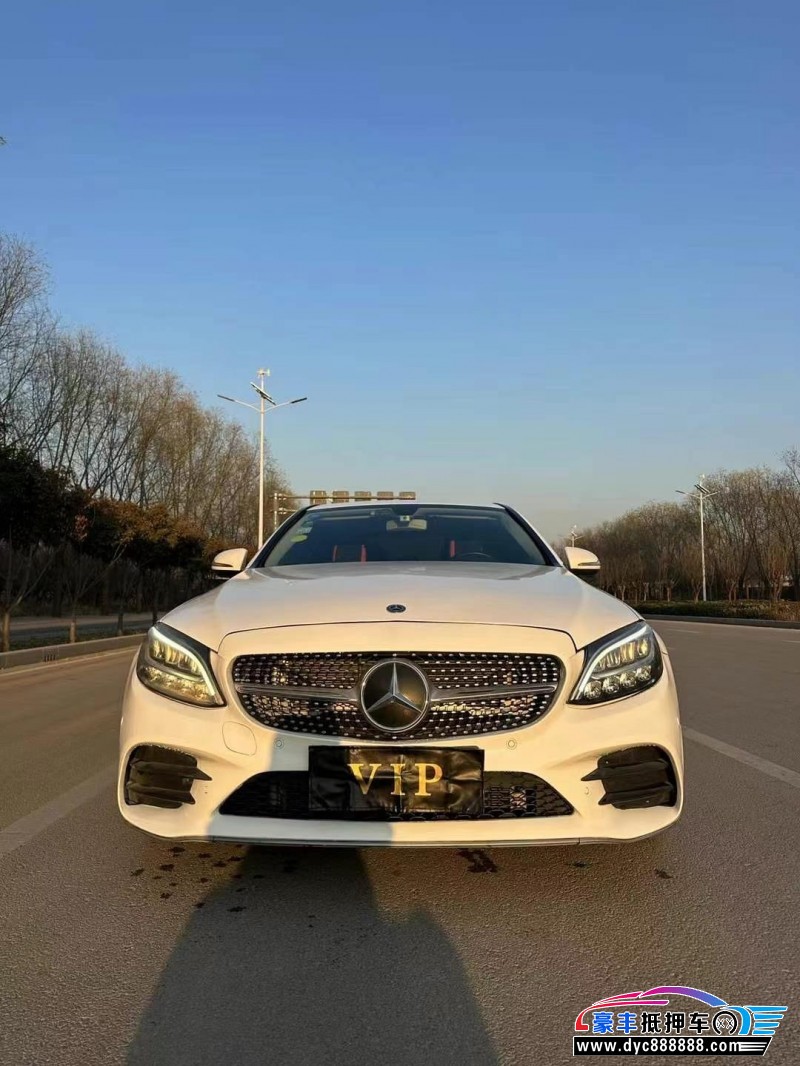 19年奔驰C轿车抵押车出售