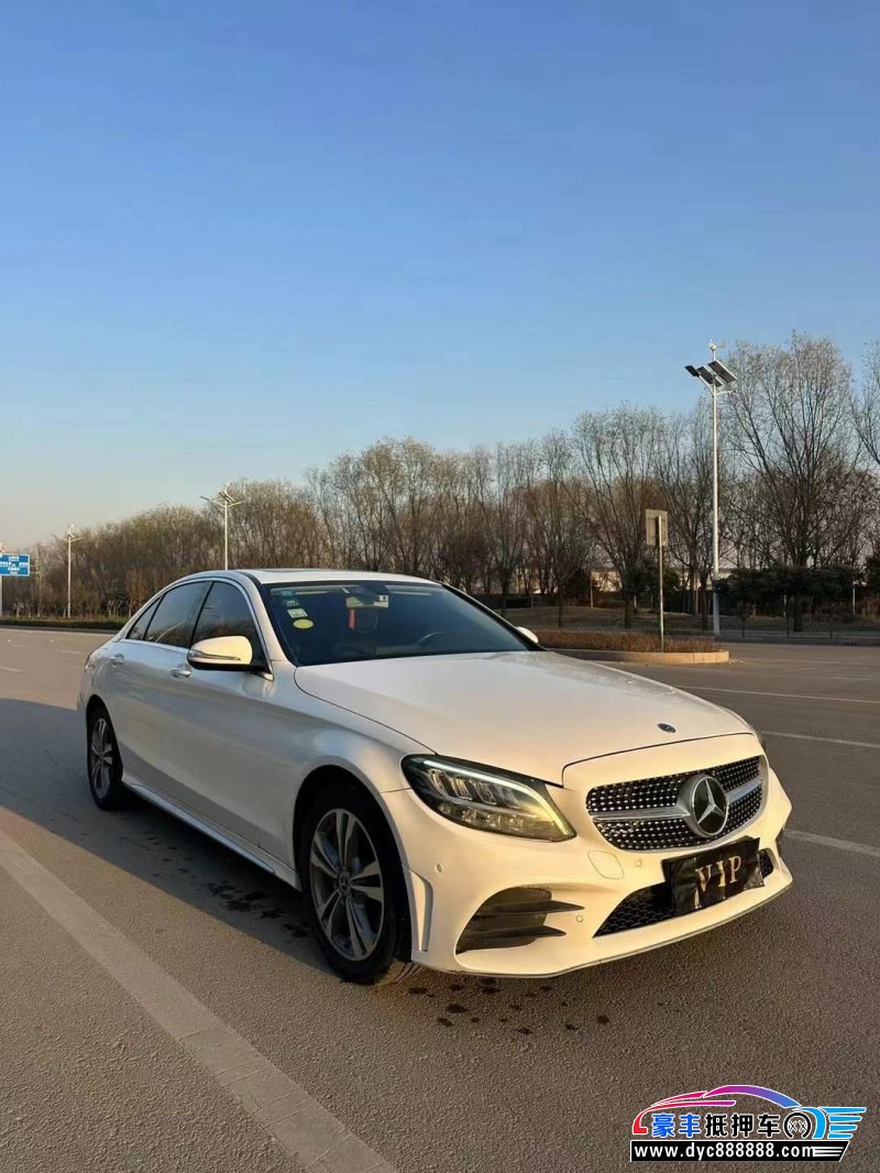 19年奔驰C轿车抵押车出售