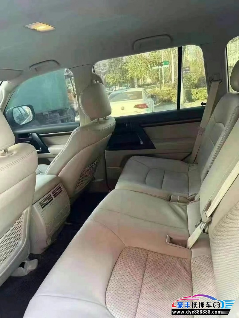 19年丰田兰德酷路泽（陆巡）轿车抵押车出售