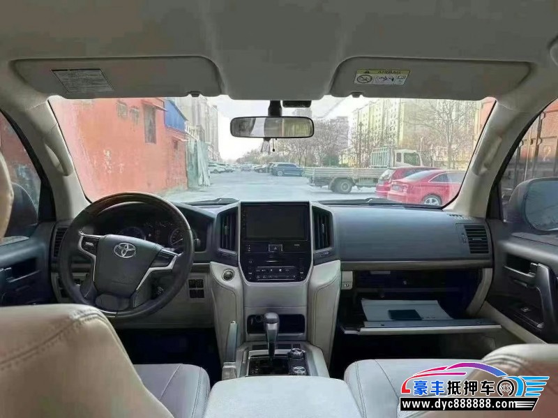 19年丰田兰德酷路泽（陆巡）轿车抵押车出售