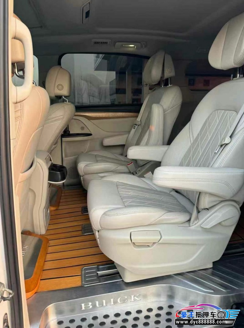 19年别克GL8轿车抵押车出售