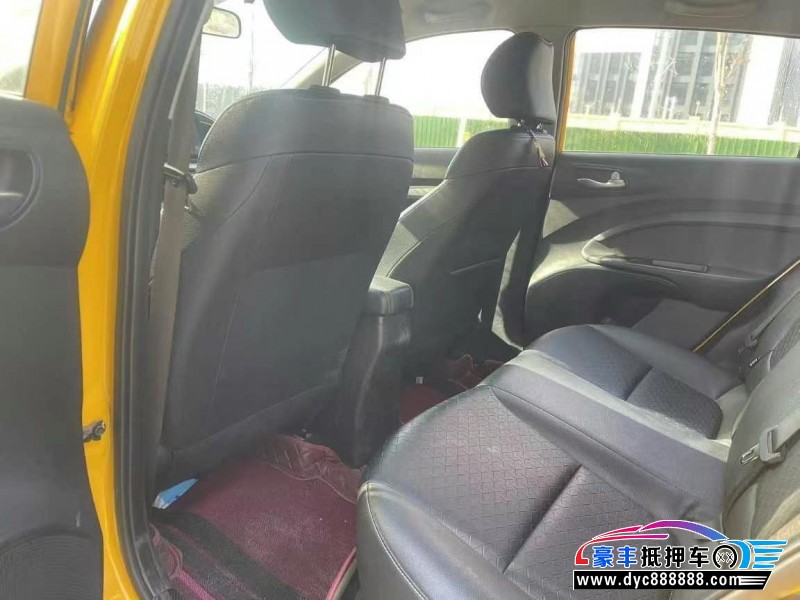 19年起亚KX1轿车抵押车出售